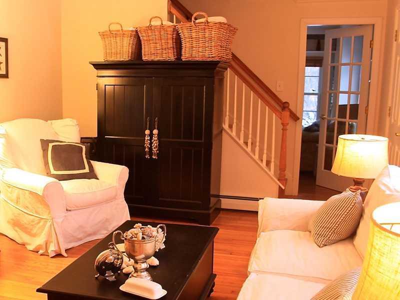 233 Mills Road Kennebunkport, ME 04046 - Photo 12 of 27 Living Room.