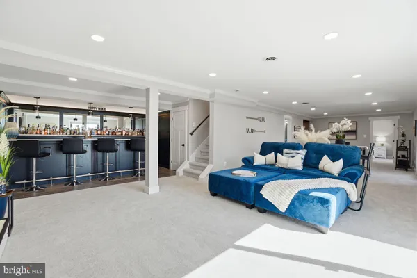 a view of a house with backyard