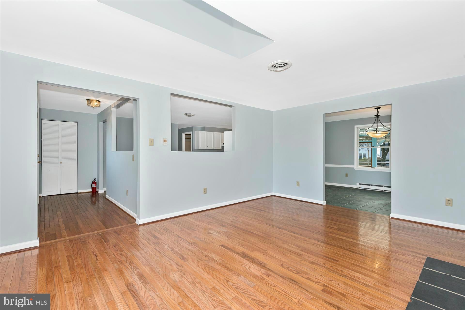 5707 Adamstown Road Adamstown, MD 21710 - Photo 12 of 30 Living Room