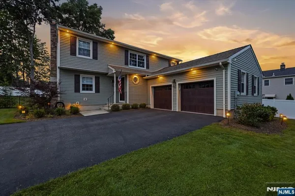 $1,299,000 | 6 Giegel Court, Wyckoff, NJ 07481