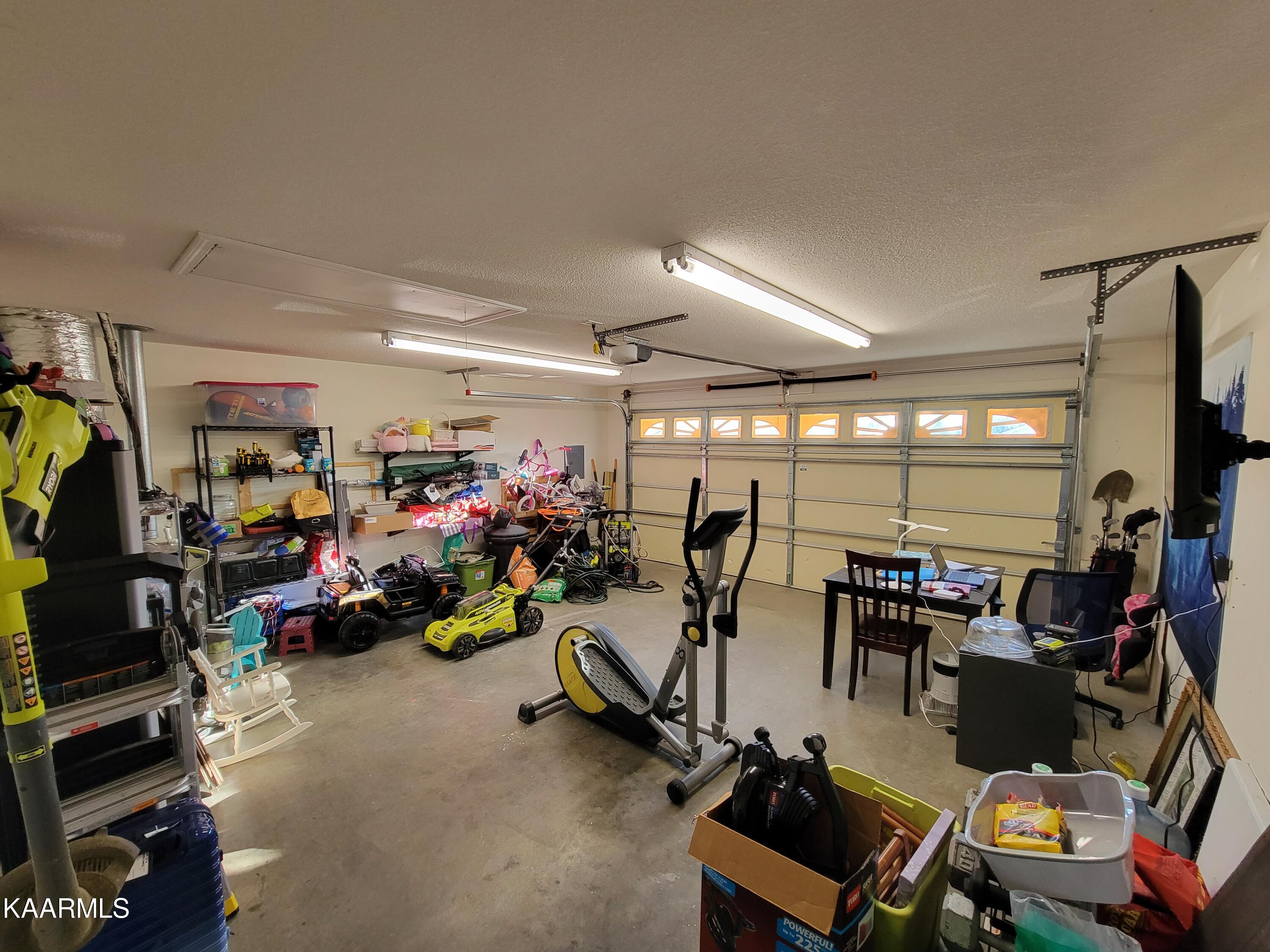 7801 Ralph Youmans Road Corryton, TN 37721 - Photo 15 of 19 Garage