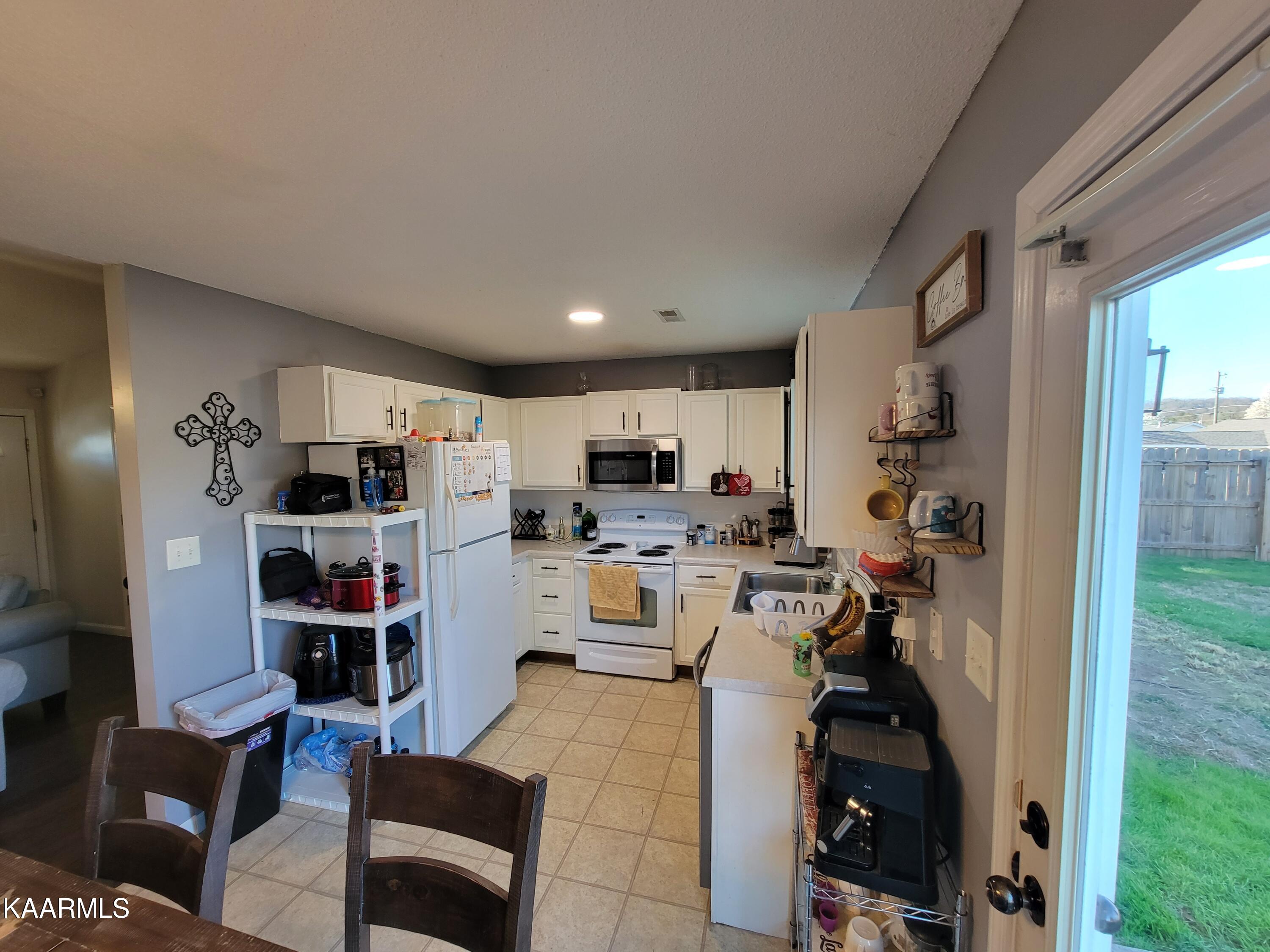7801 Ralph Youmans Road Corryton, TN 37721 - Photo 3 of 19 kitchen