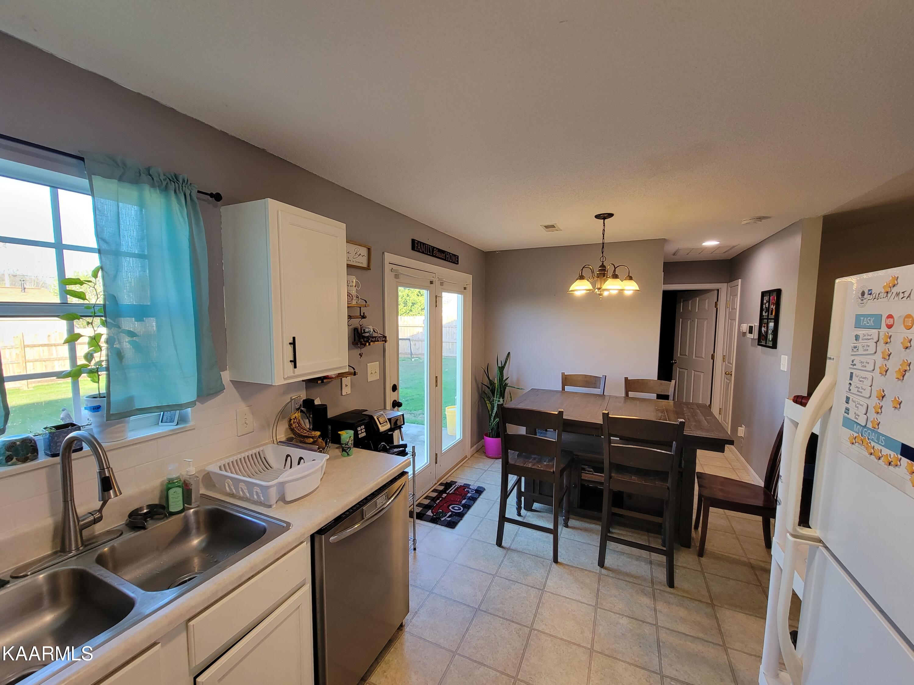 7801 Ralph Youmans Road Corryton, TN 37721 - Photo 4 of 19 kitchen/Dining
