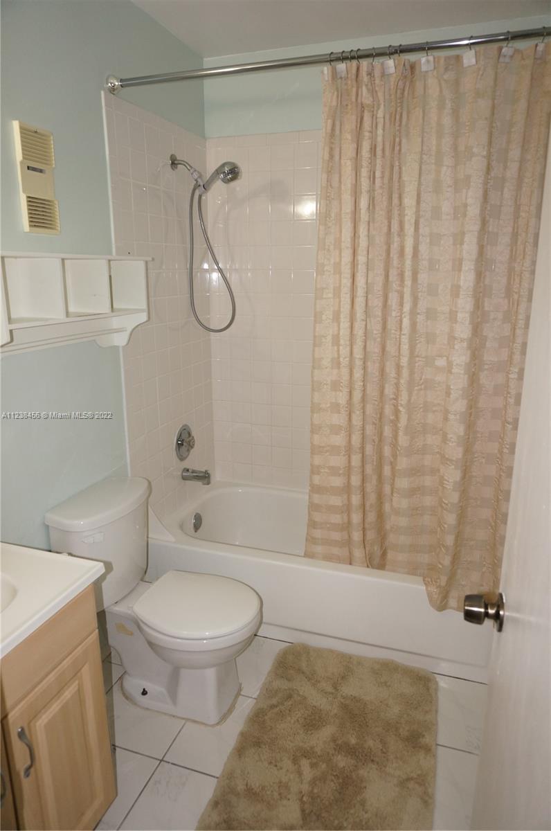 5420 Gate Lake Road, Unit 5420 Tamarac, FL 33319 - Photo 23 of 39 Gallery Image 23