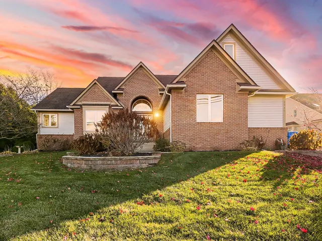 $659,900 | 3345 East Commerce Road, Commerce Township, MI 48382