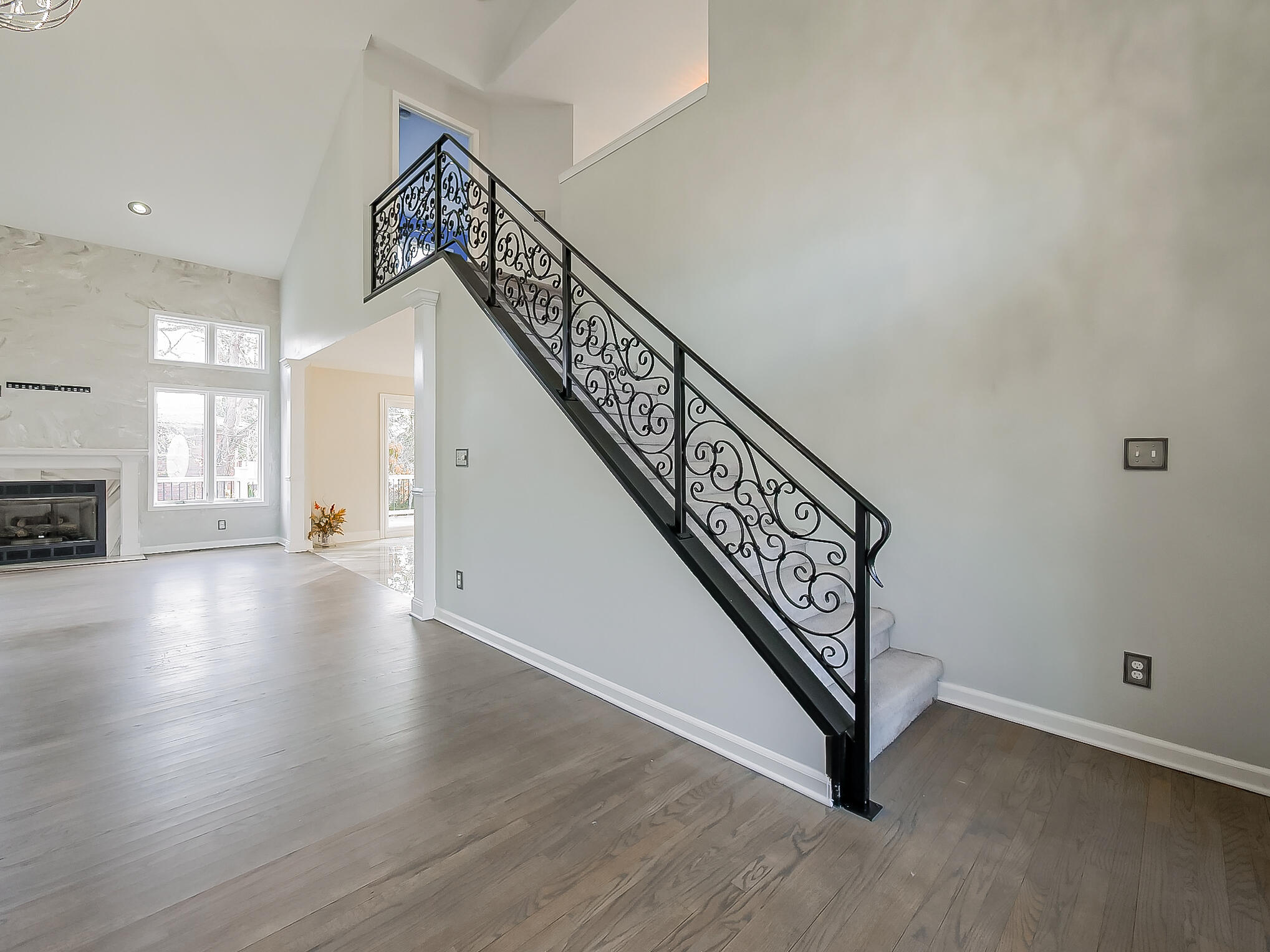 3345 East Commerce Road Commerce Township, MI 48382 - Photo 19 of 53 Main Stariway