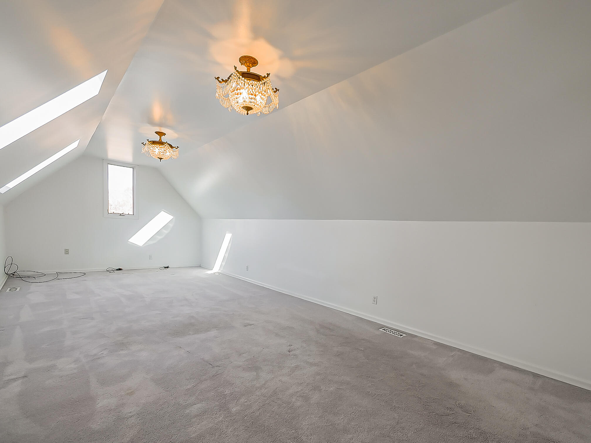 3345 East Commerce Road Commerce Township, MI 48382 - Photo 28 of 53 Bedroom 3 w/sun windows