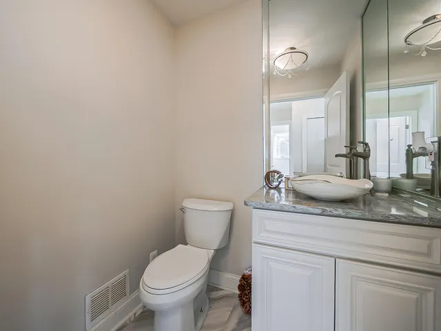 $659,900 | 3345 East Commerce Road, Commerce Township, MI 48382