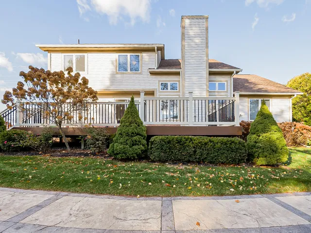 $659,900 | 3345 East Commerce Road, Commerce Township, MI 48382