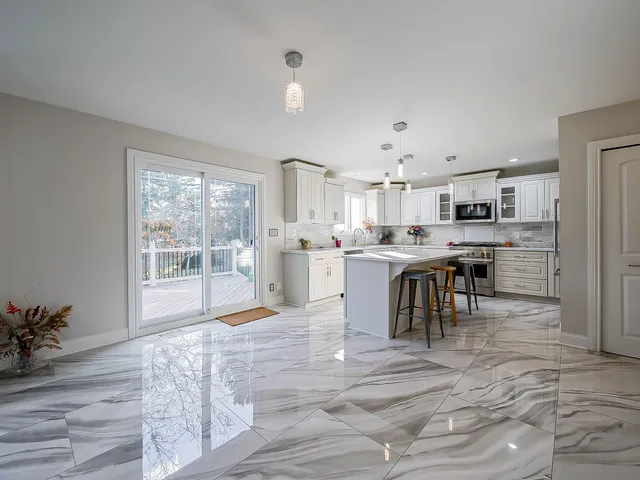 $659,900 | 3345 East Commerce Road, Commerce Township, MI 48382