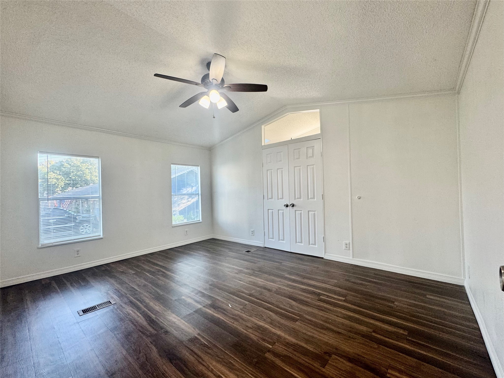 1007 Spooner Street Pasadena, TX 77506 - Photo 8 of 19 Primary suite