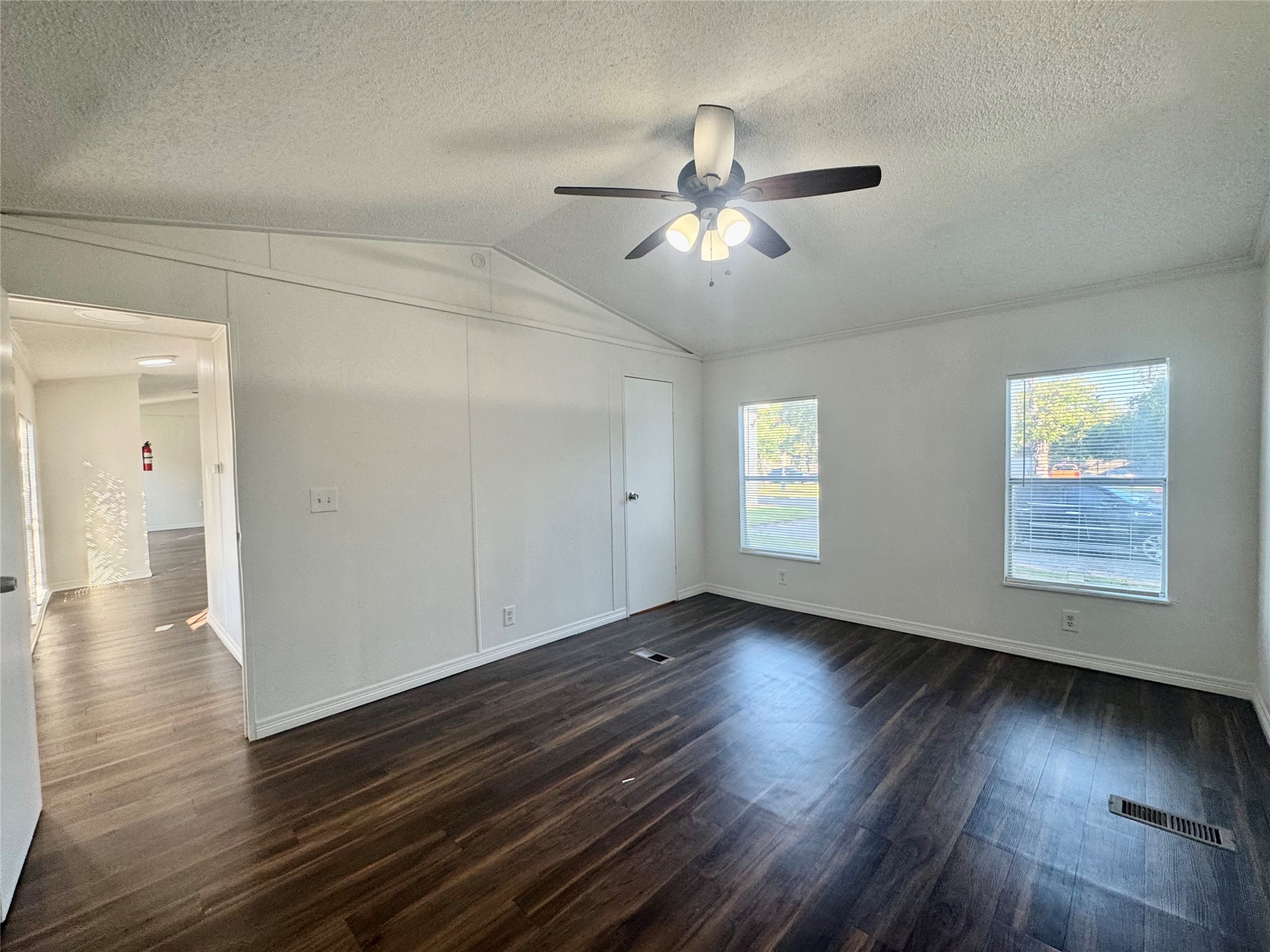 1007 Spooner Street Pasadena, TX 77506 - Photo 9 of 19 Just look at the size of this primary bedroom!
