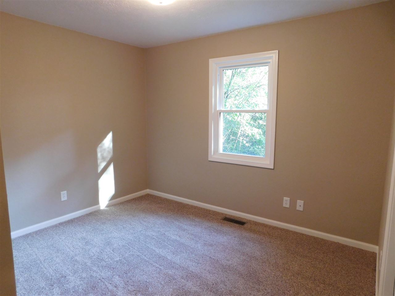 13737 2a Road Plymouth, IN 46563 - Photo 13 of 33