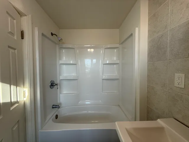 $200,000 | 10 Richards Place, Battle Creek, MI 49015