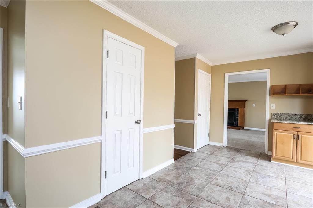 1601 Trinity Garden Circle Clemmons, NC 27012 - Photo 2 of 18