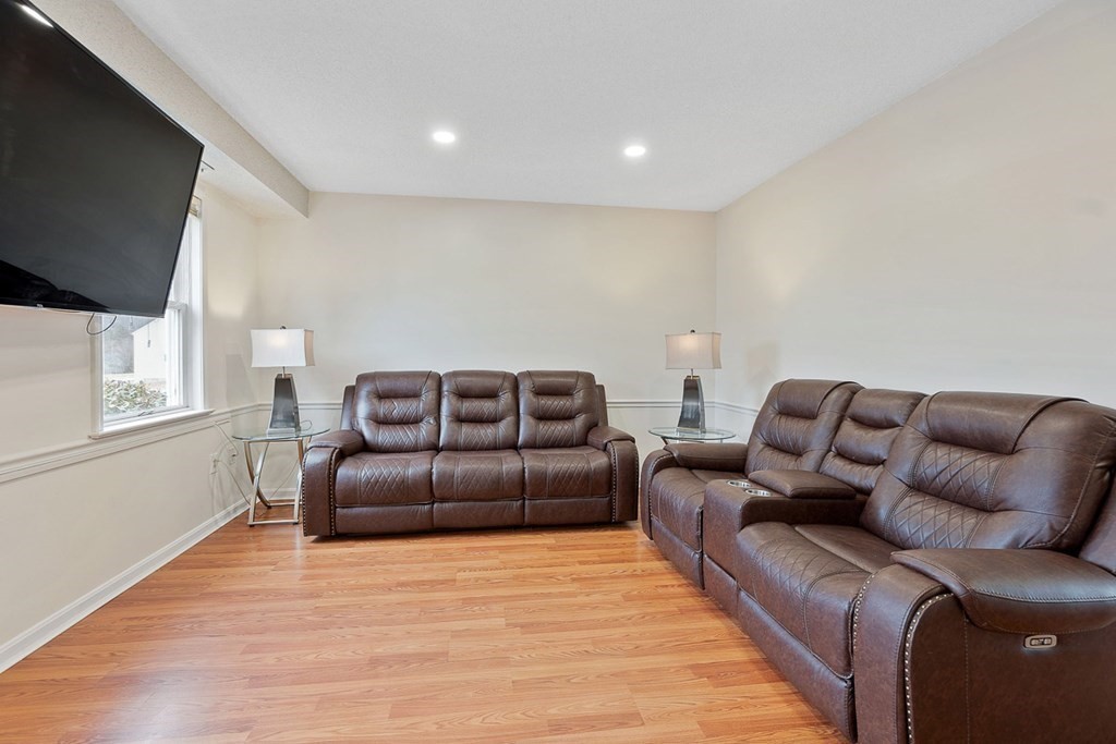 25 Century Way, Unit 25 Gardner, MA 01440 - Photo 5 of 34 a living room with furniture