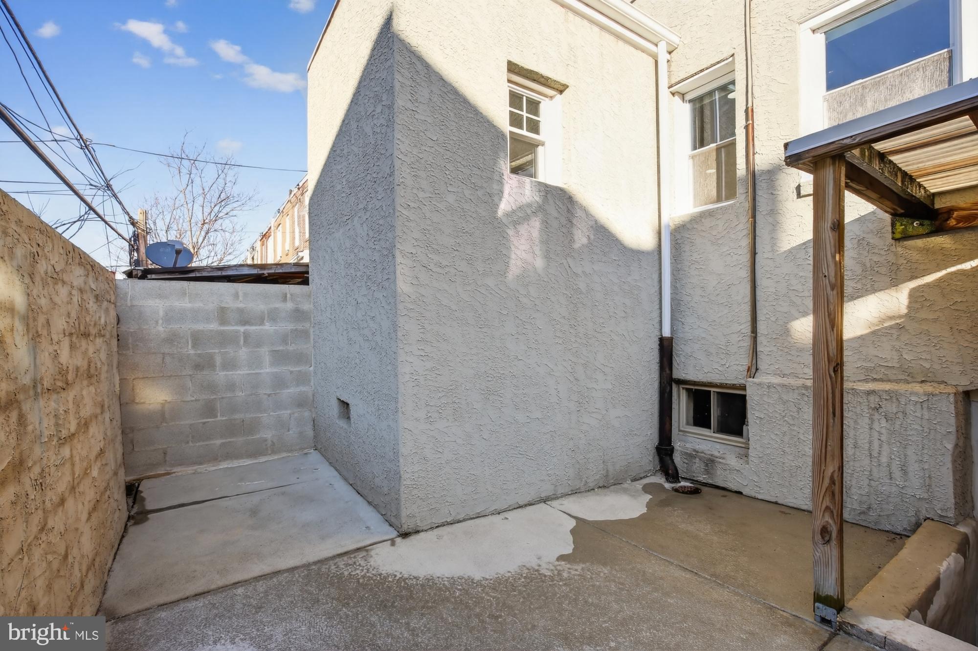 1640 South 28th Street Philadelphia, PA 19145 - Photo 11 of 27 a view of a back yard of the building