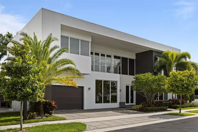 $2,490,000 | 10296 Northwest 74th Terrace, Doral, FL 33178