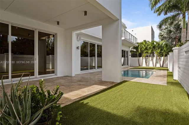 $2,490,000 | 10296 Northwest 74th Terrace, Doral, FL 33178