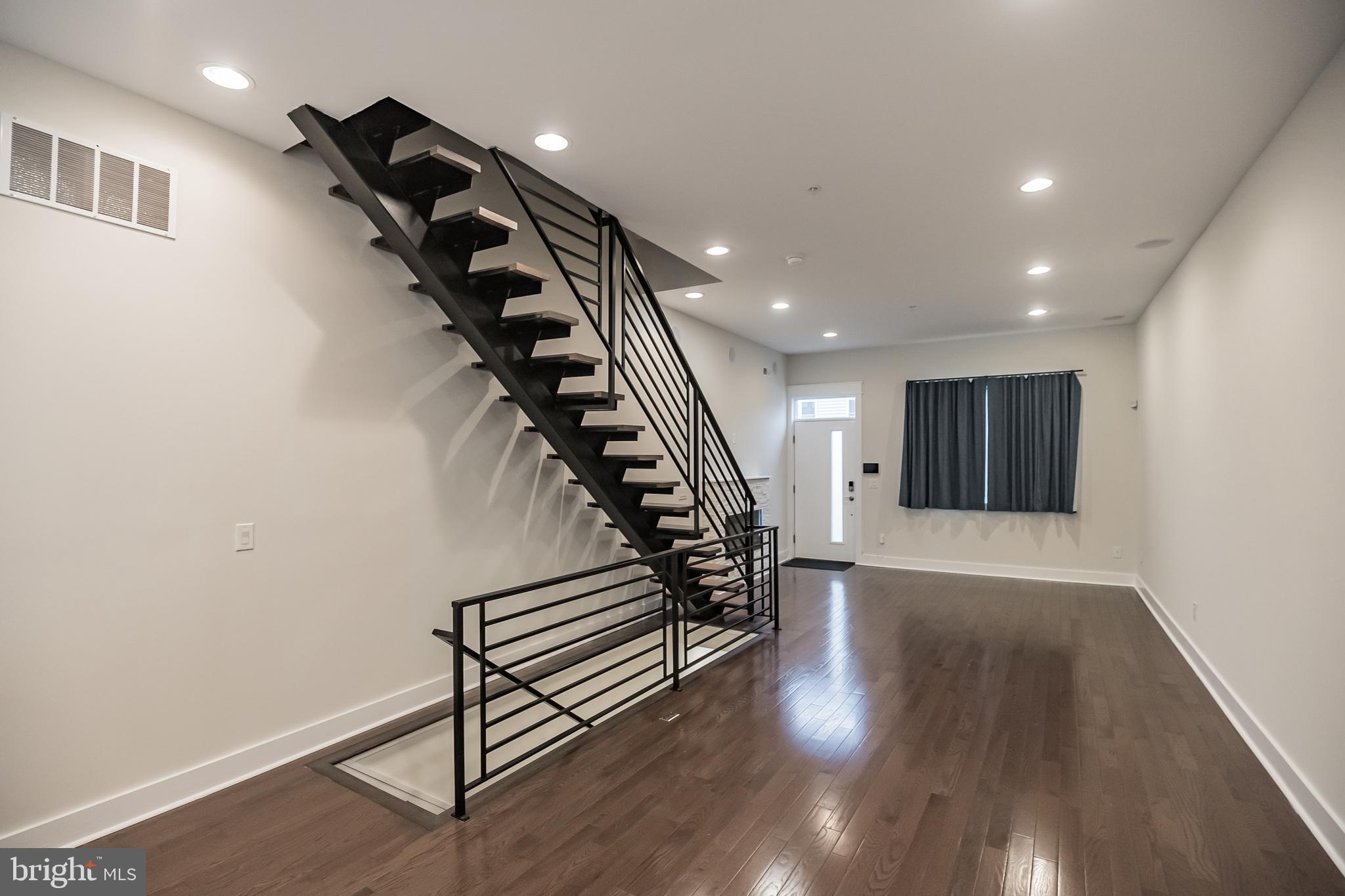 2030 Reed Street Philadelphia, PA 19146 - Photo 3 of 30 Gallery Image 3