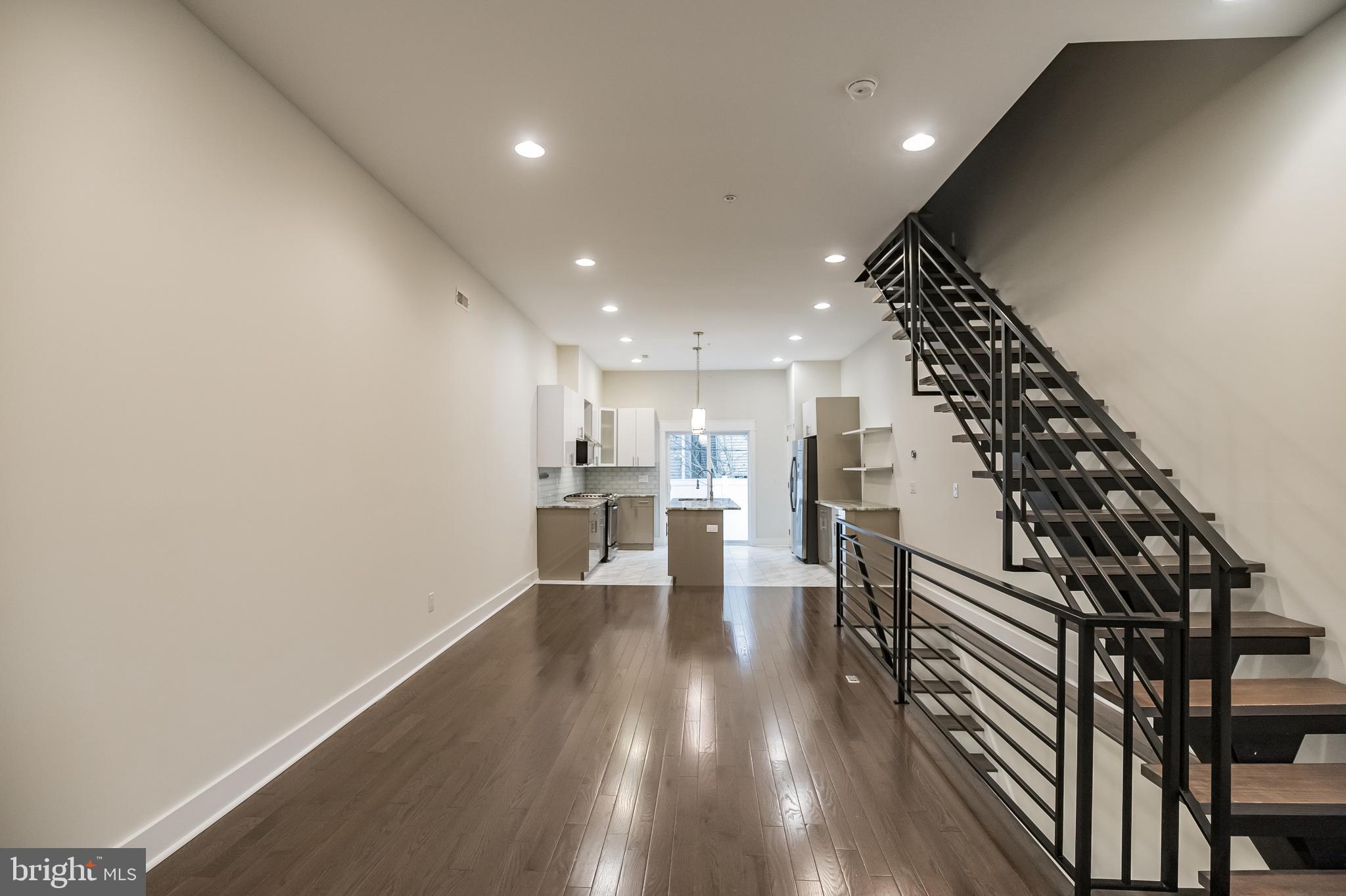 2030 Reed Street Philadelphia, PA 19146 - Photo 4 of 30 Gallery Image 4