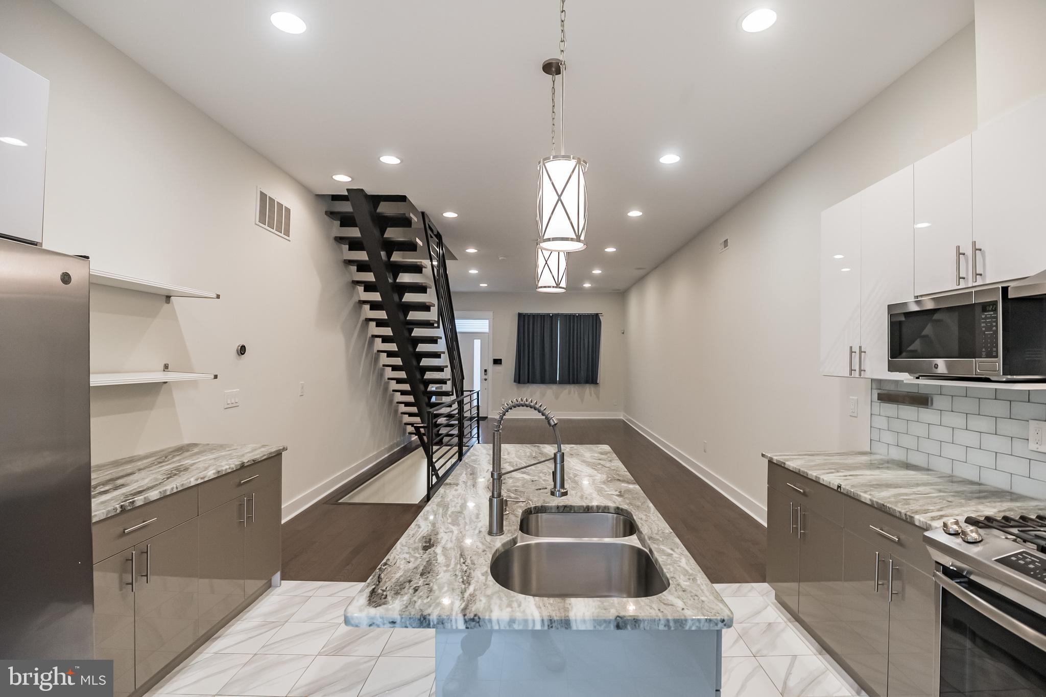 2030 Reed Street Philadelphia, PA 19146 - Photo 6 of 30 Gallery Image 6