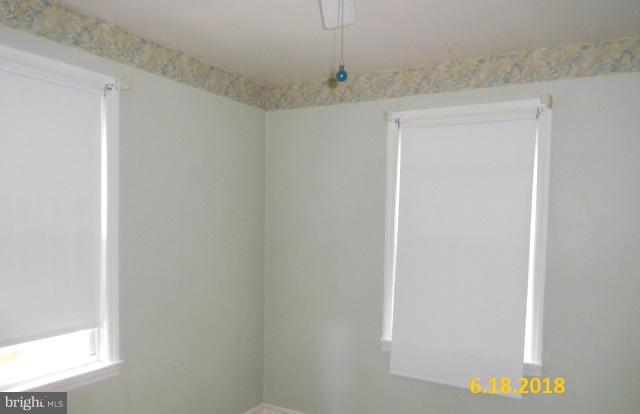 1234 Hillside Road Pasadena, MD 21122 - Photo 6 of 12 a view of small space