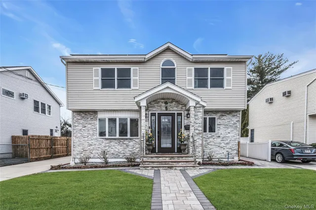 $949,999 | 5 Malone Street, Hicksville, NY 11801