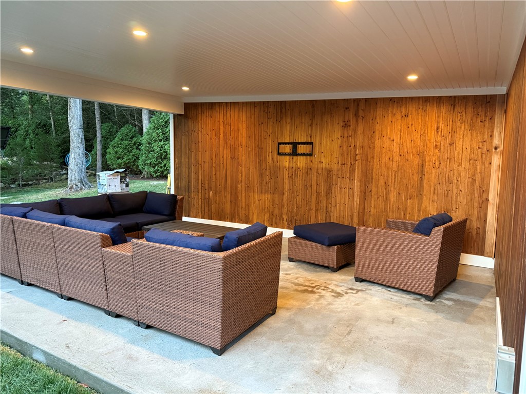 143 Lake View Drive Glocester, RI 02814 - Photo 14 of 19