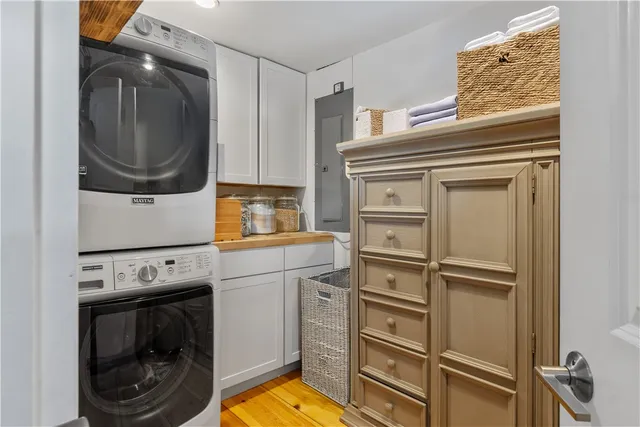 $634,900 | 143 Lake View Drive, Glocester, RI 02814