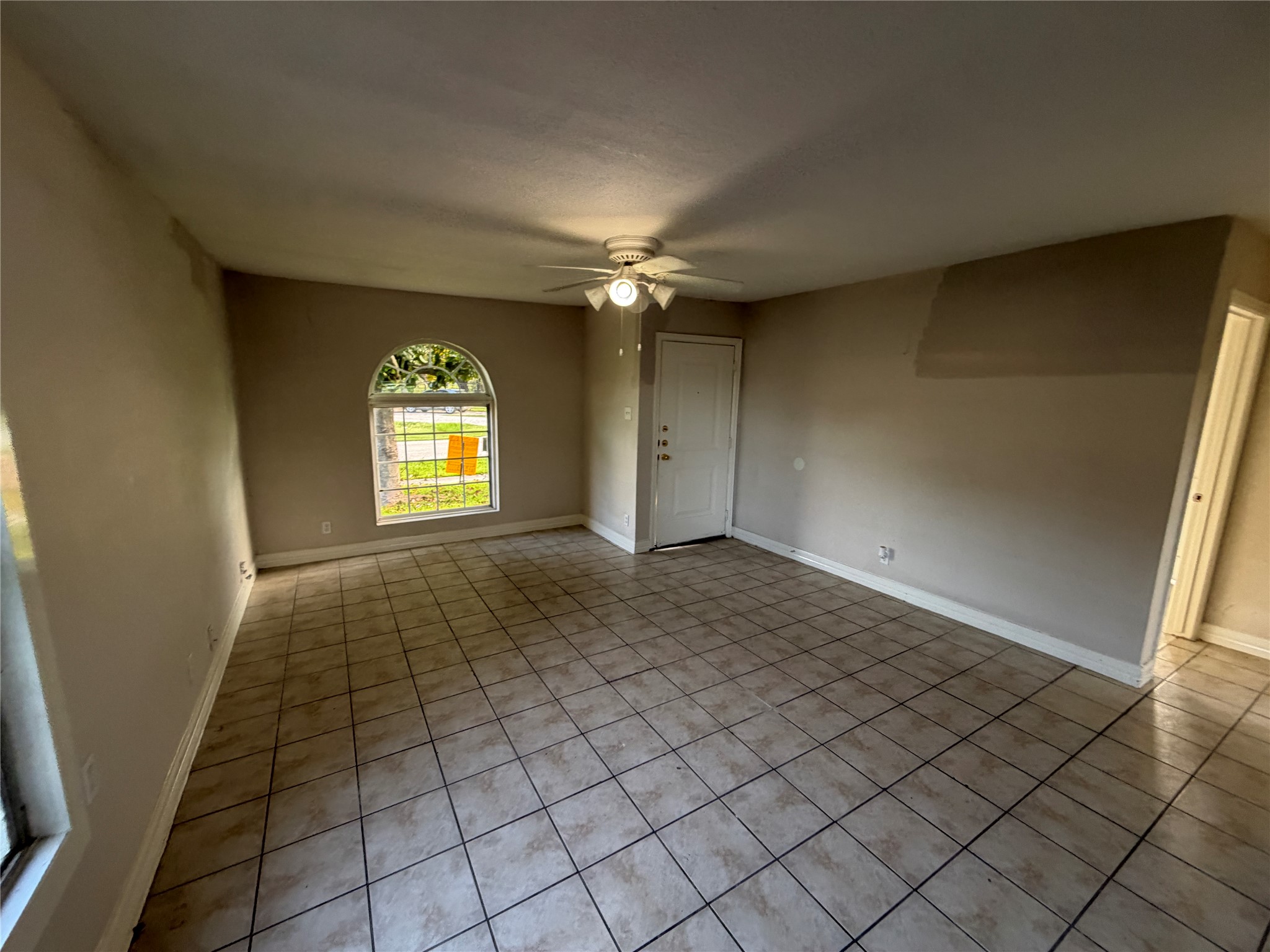 7410 Dallas Street Houston, TX 77011 - Photo 3 of 13