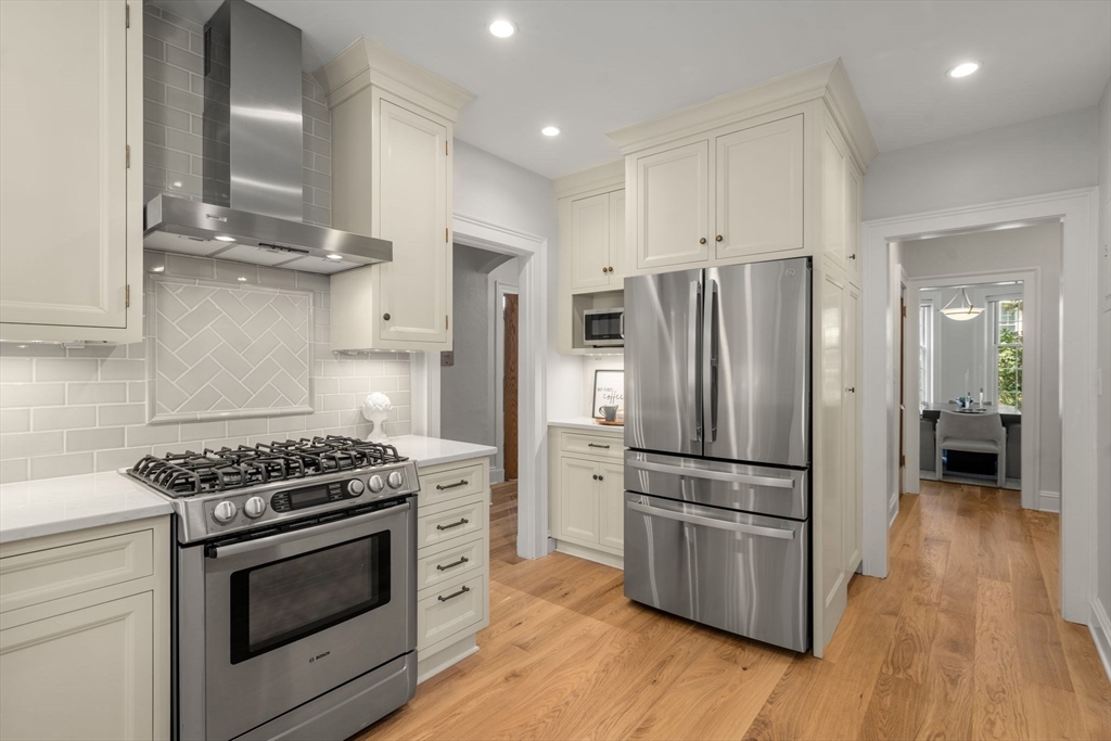 135 Beaconsfield Road, Unit 1 Brookline, MA 02445 - Photo 3 of 15 Gallery Image 3