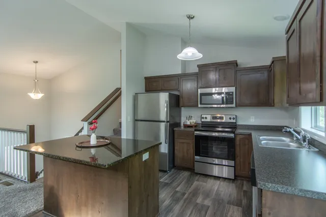 $324,900 | 949 Holton Avenue, Brainerd, MN 56401