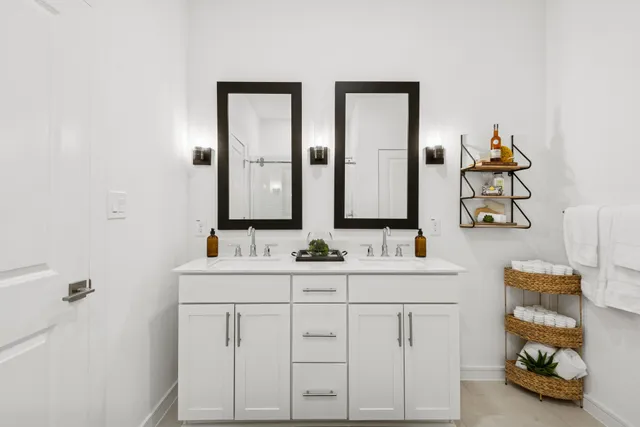 $370,460 | 7807 Jade Crest Drive, Angleton, TX 77515