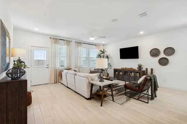 $370,460 | 7807 Jade Crest Drive, Angleton, TX 77515