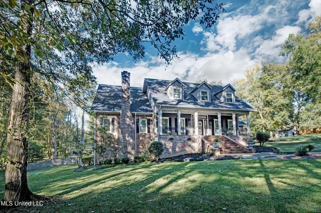 $585,900 | 422 Warwick Road, Clinton, MS 39056