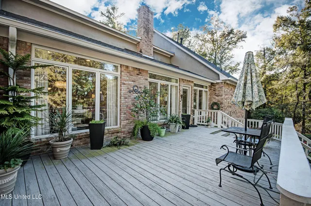 $585,900 | 422 Warwick Road, Clinton, MS 39056