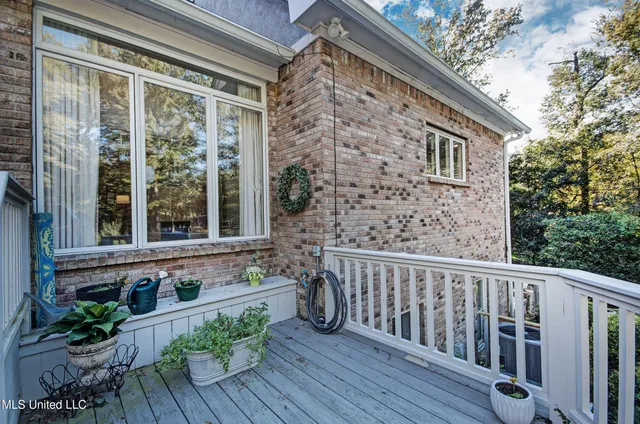 $585,900 | 422 Warwick Road, Clinton, MS 39056