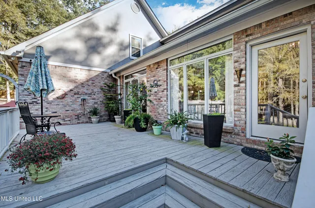 $585,900 | 422 Warwick Road, Clinton, MS 39056