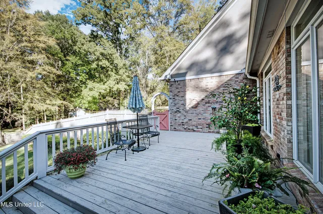 $585,900 | 422 Warwick Road, Clinton, MS 39056