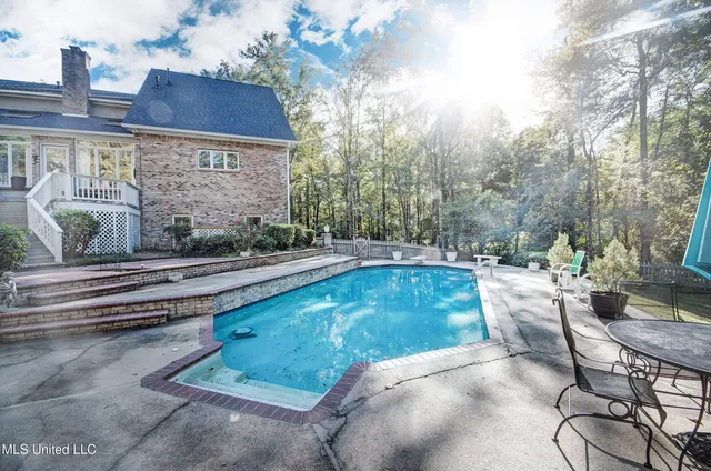 $585,900 | 422 Warwick Road, Clinton, MS 39056