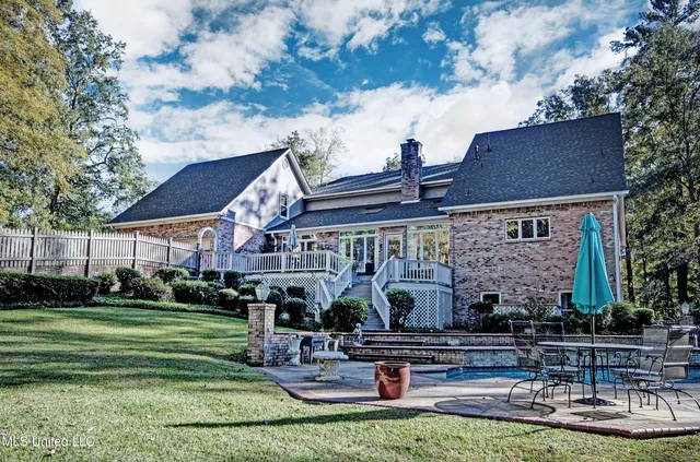 $585,900 | 422 Warwick Road, Clinton, MS 39056