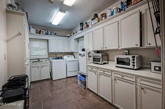 $585,900 | 422 Warwick Road, Clinton, MS 39056