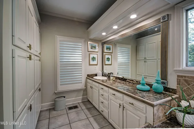 $585,900 | 422 Warwick Road, Clinton, MS 39056