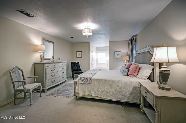 $585,900 | 422 Warwick Road, Clinton, MS 39056