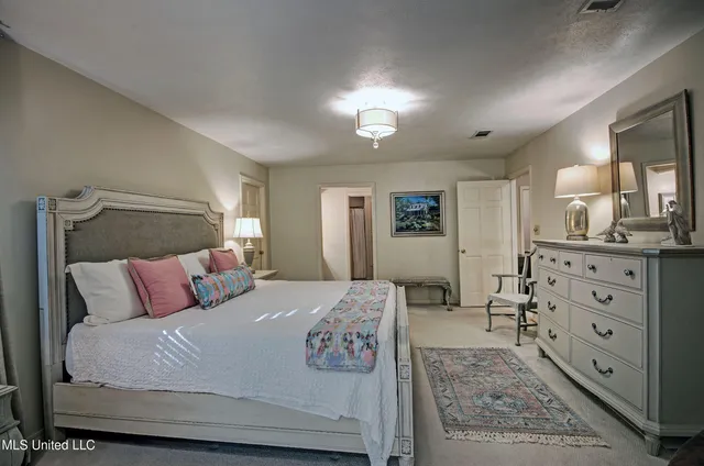 $585,900 | 422 Warwick Road, Clinton, MS 39056