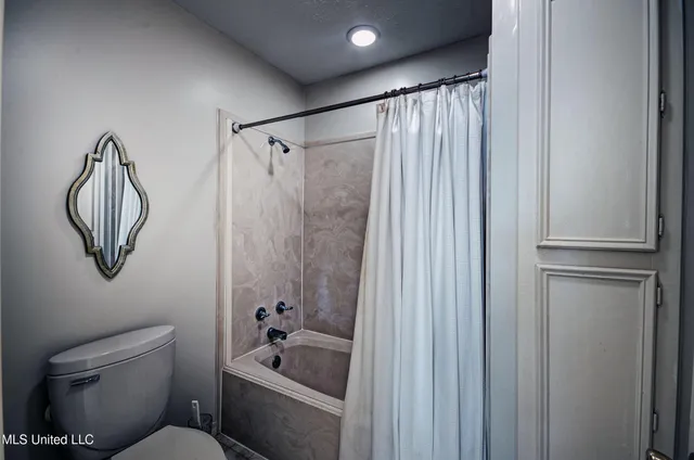 $585,900 | 422 Warwick Road, Clinton, MS 39056