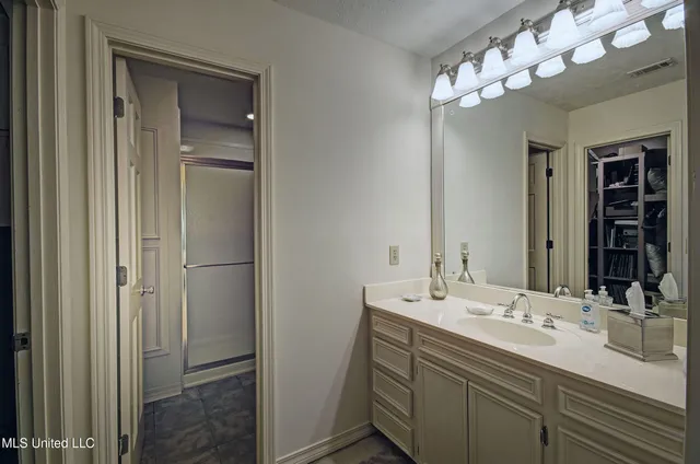 $585,900 | 422 Warwick Road, Clinton, MS 39056