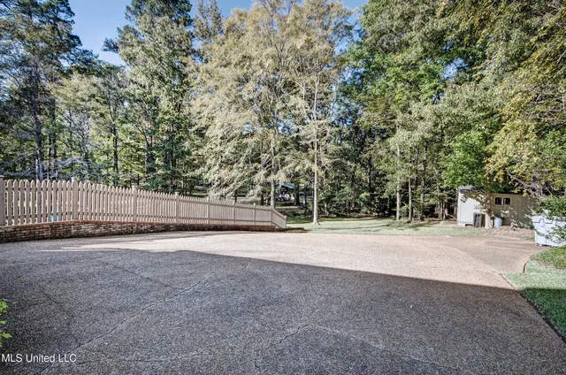 $585,900 | 422 Warwick Road, Clinton, MS 39056