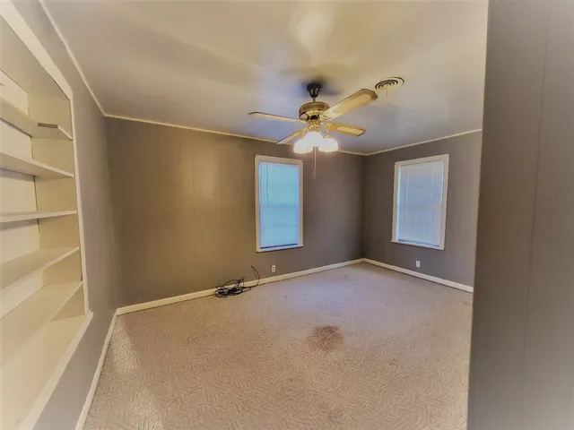 $137,900 | 318 North Pacific Street, Oxford, KS 67119